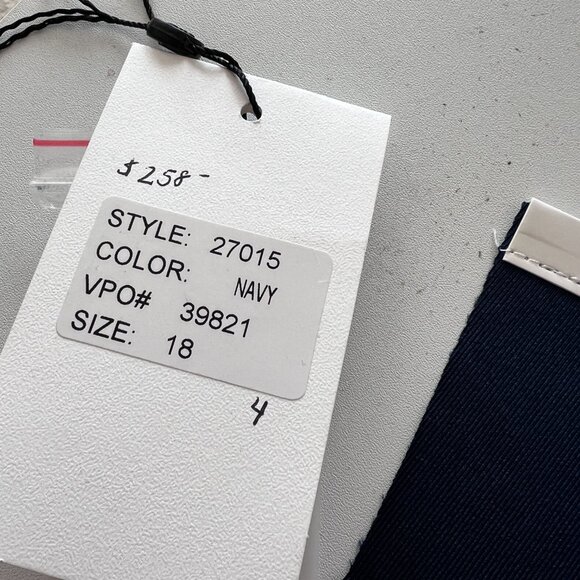 Evening Gown - full length - Picture 7 of 8